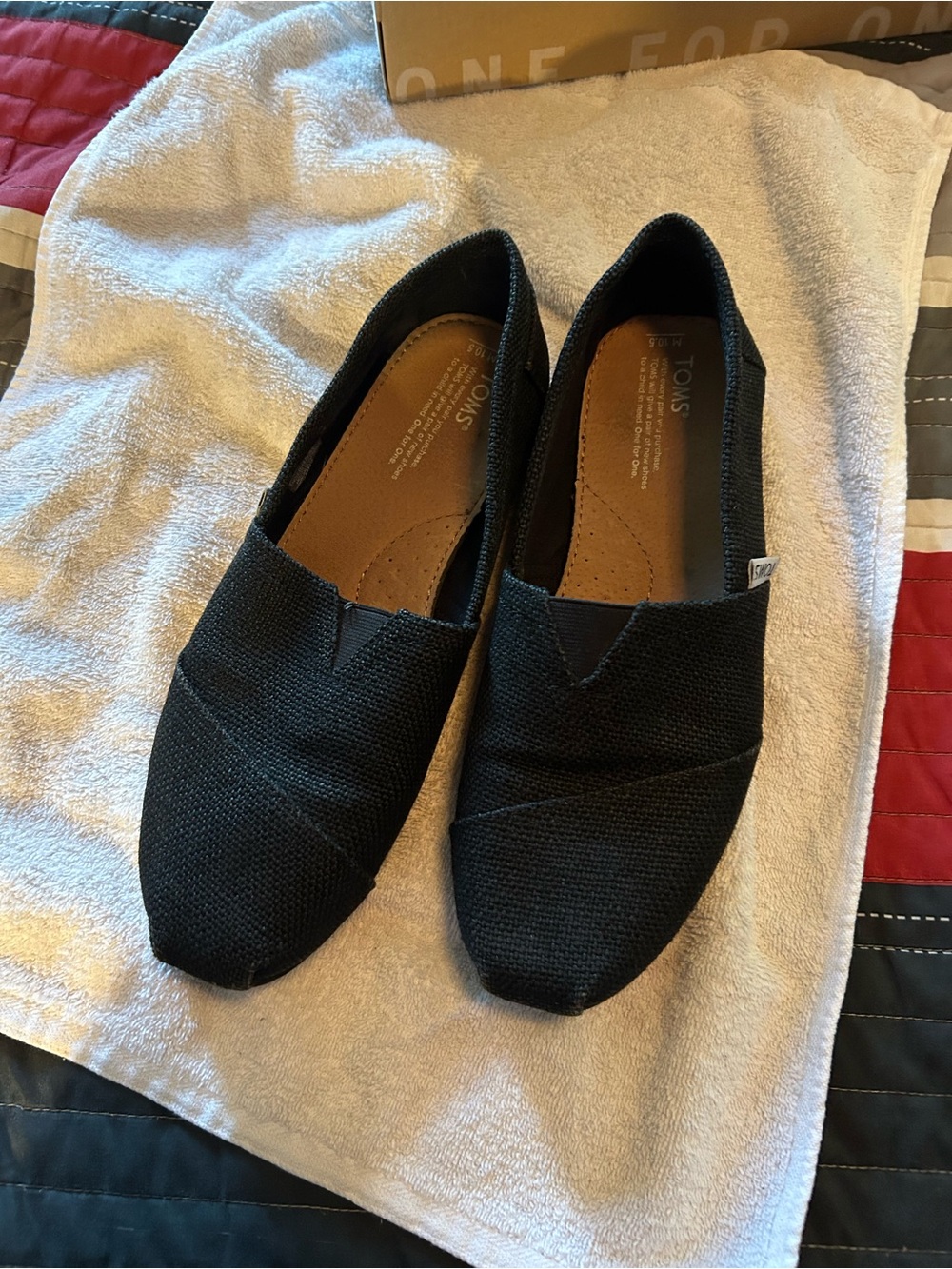 Toms Black Canvas Classic Slip-On Flats